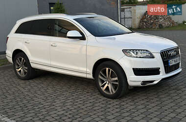 Позашляховик / Кросовер Audi Q7 2010 в 