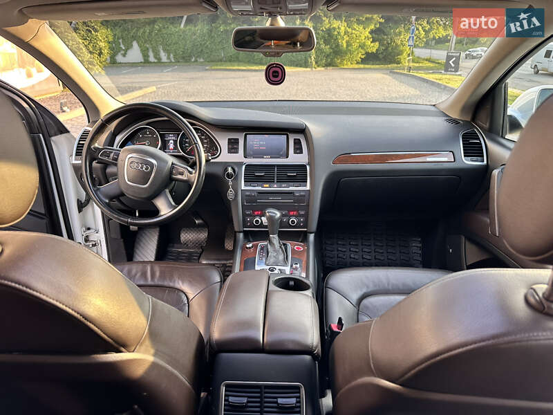 Позашляховик / Кросовер Audi Q7 2010 в Івано-Франківську