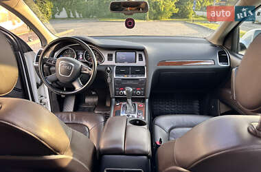 Позашляховик / Кросовер Audi Q7 2010 в 