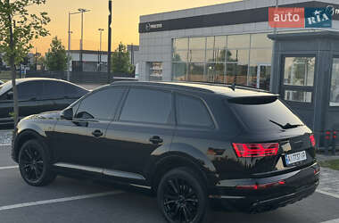 Внедорожник / Кроссовер Audi Q7 2015 в 
