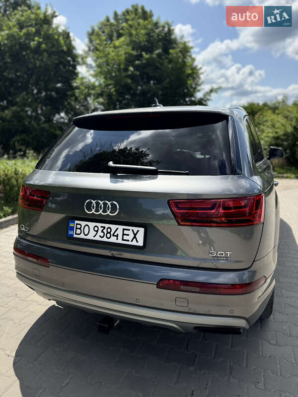Позашляховик / Кросовер Audi Q7 2016 в Рівному
