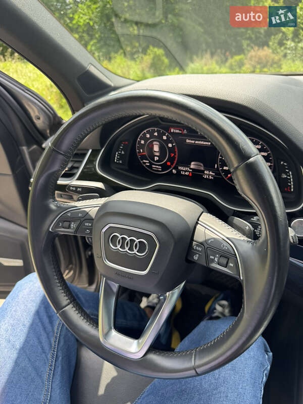 Позашляховик / Кросовер Audi Q7 2016 в Рівному