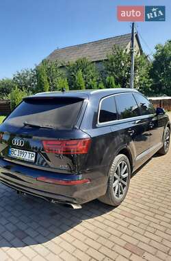 Внедорожник / Кроссовер Audi Q7 2016 в 