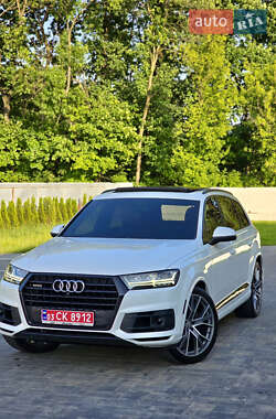 Позашляховик / Кросовер Audi Q7 2017 в 