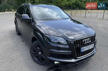 Позашляховик / Кросовер Audi Q7 2010 в 