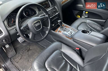 Позашляховик / Кросовер Audi Q7 2010 в 