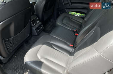 Позашляховик / Кросовер Audi Q7 2010 в 