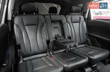 Внедорожник / Кроссовер Audi Q7 2017 в 