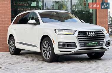 Внедорожник / Кроссовер Audi Q7 2018 в 