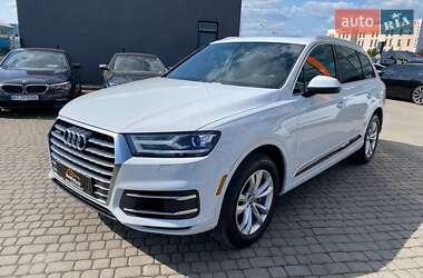 Внедорожник / Кроссовер Audi Q7 2016 в 