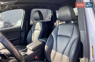 Внедорожник / Кроссовер Audi Q7 2016 в 