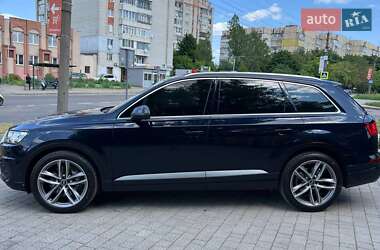 Внедорожник / Кроссовер Audi Q7 2016 в 