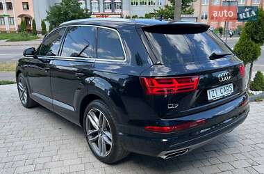 Внедорожник / Кроссовер Audi Q7 2016 в 