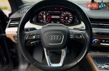Внедорожник / Кроссовер Audi Q7 2016 в 