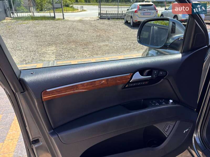Позашляховик / Кросовер Audi Q7 2015 в Львові