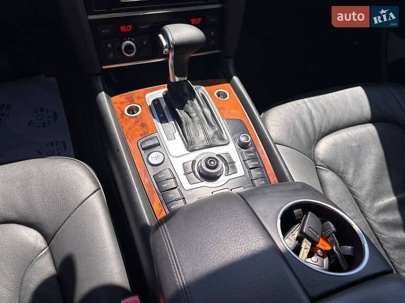 Позашляховик / Кросовер Audi Q7 2015 в Львові