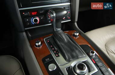 Внедорожник / Кроссовер Audi Q7 2015 в 