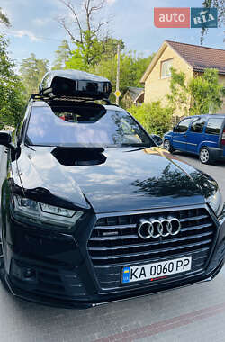 Внедорожник / Кроссовер Audi Q7 2017 в 