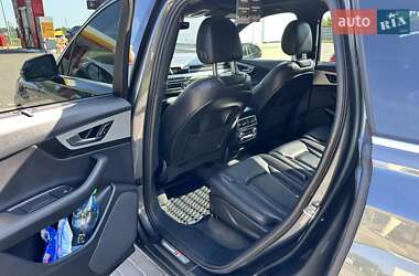 Внедорожник / Кроссовер Audi Q7 2017 в 