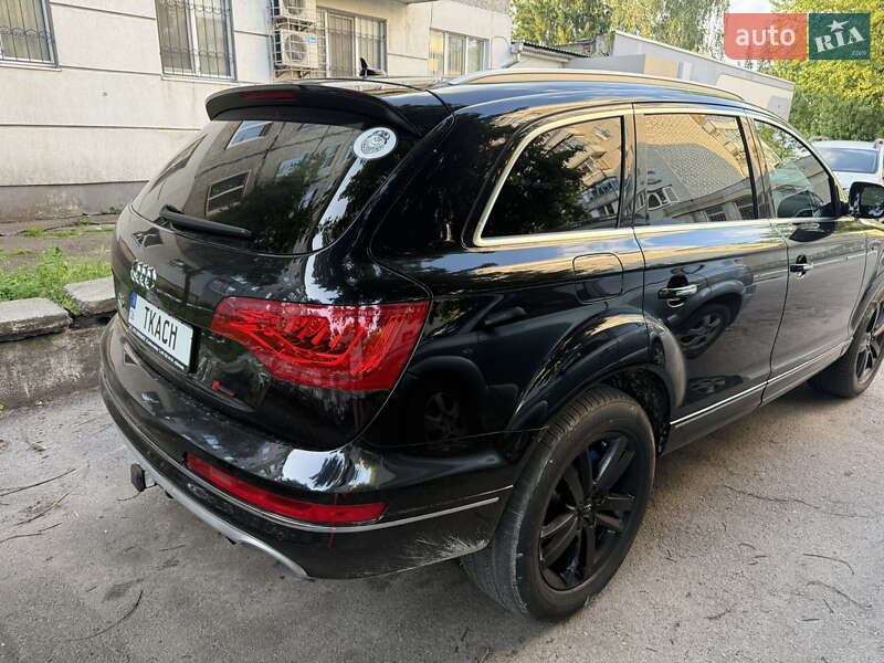 Внедорожник / Кроссовер Audi Q7 2012 в 