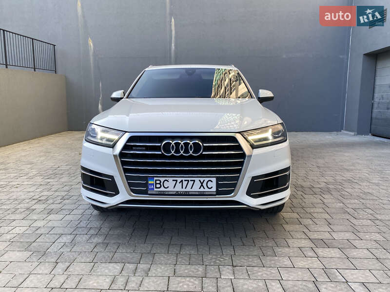 Позашляховик / Кросовер Audi Q7 2016 в Львові