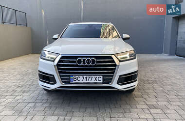 Внедорожник / Кроссовер Audi Q7 2016 в 