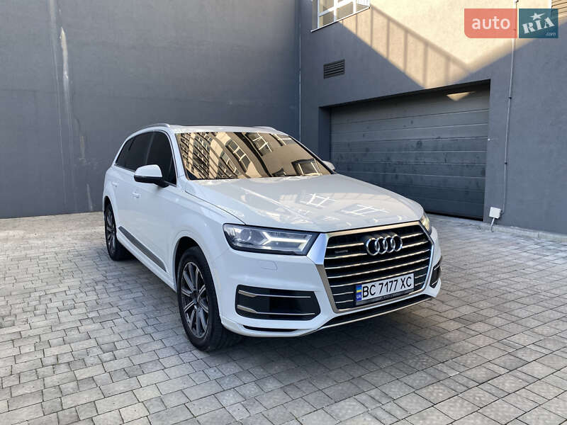 Позашляховик / Кросовер Audi Q7 2016 в Львові