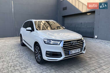 Внедорожник / Кроссовер Audi Q7 2016 в 
