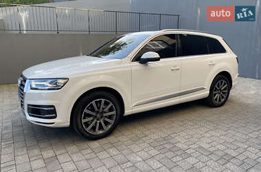 Внедорожник / Кроссовер Audi Q7 2016 в 