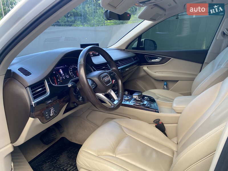 Позашляховик / Кросовер Audi Q7 2016 в Львові