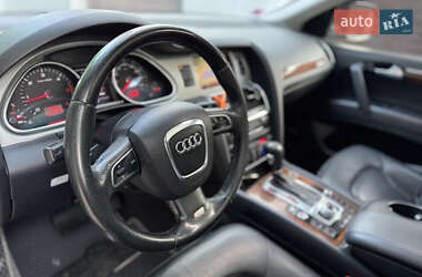 Внедорожник / Кроссовер Audi Q7 2010 в 