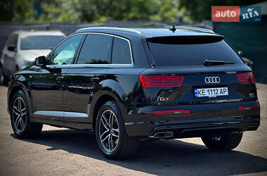 Внедорожник / Кроссовер Audi Q7 2016 в 