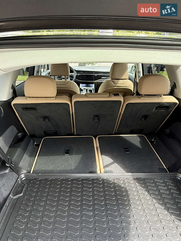 Внедорожник / Кроссовер Audi Q7 2024 в Львове