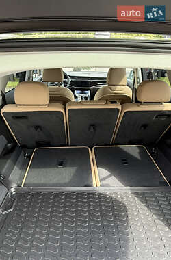 Внедорожник / Кроссовер Audi Q7 2024 в 