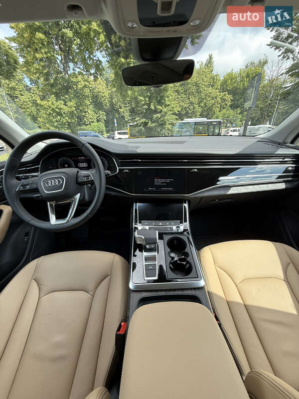 Внедорожник / Кроссовер Audi Q7 2024 в Львове