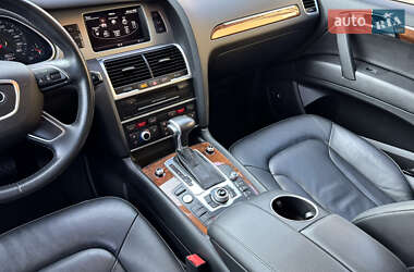 Внедорожник / Кроссовер Audi Q7 2015 в 