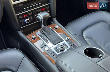 Внедорожник / Кроссовер Audi Q7 2015 в 