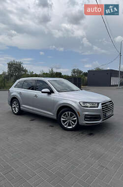 Внедорожник / Кроссовер Audi Q7 2017 в 