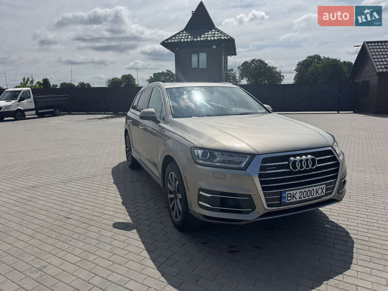 Внедорожник / Кроссовер Audi Q7 2016 в Дубно