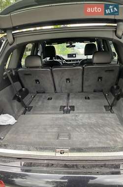 Внедорожник / Кроссовер Audi Q7 2016 в 