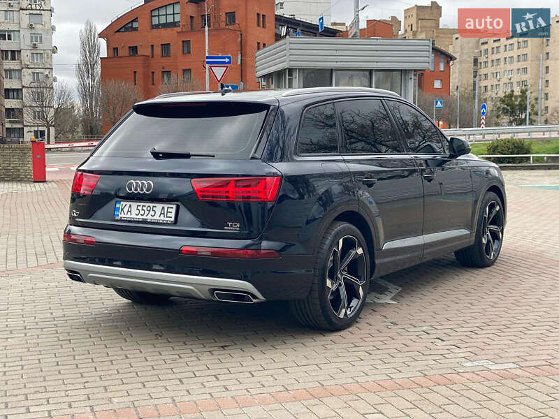 Позашляховик / Кросовер Audi Q7 2017 в Києві