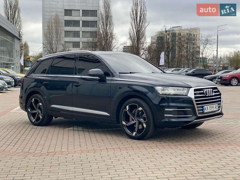 Позашляховик / Кросовер Audi Q7 2017 в Києві