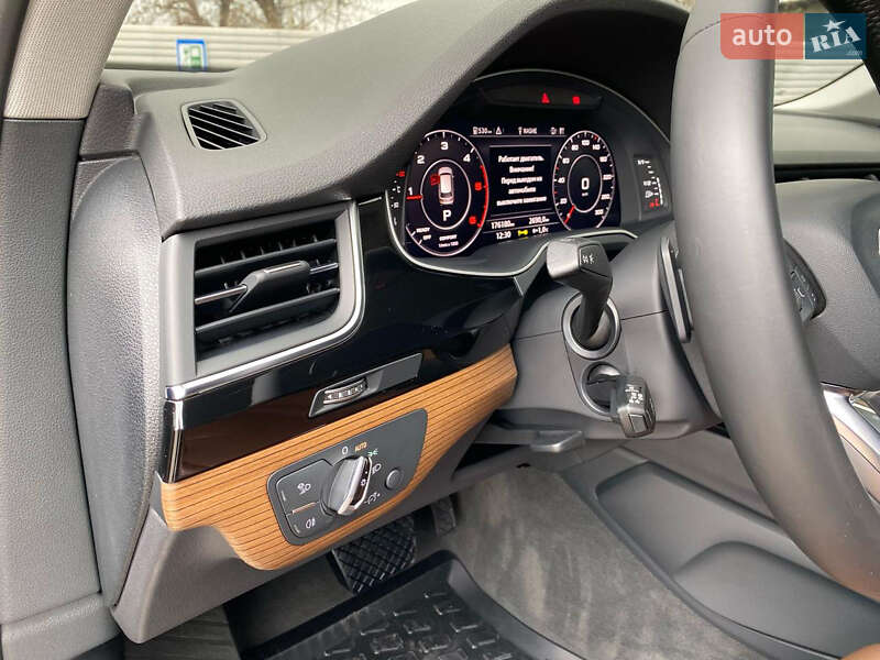 Позашляховик / Кросовер Audi Q7 2017 в Києві