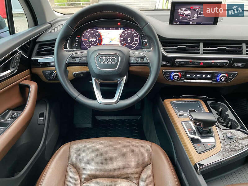Позашляховик / Кросовер Audi Q7 2017 в Києві
