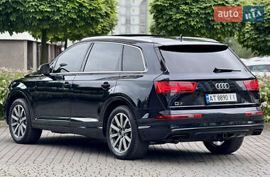 Внедорожник / Кроссовер Audi Q7 2017 в 
