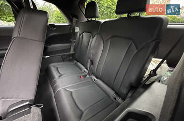 Внедорожник / Кроссовер Audi Q7 2017 в 