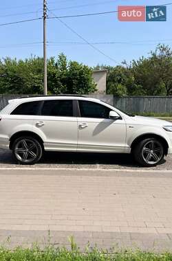 Внедорожник / Кроссовер Audi Q7 2014 в 