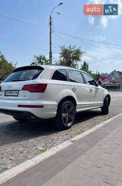 Внедорожник / Кроссовер Audi Q7 2014 в 