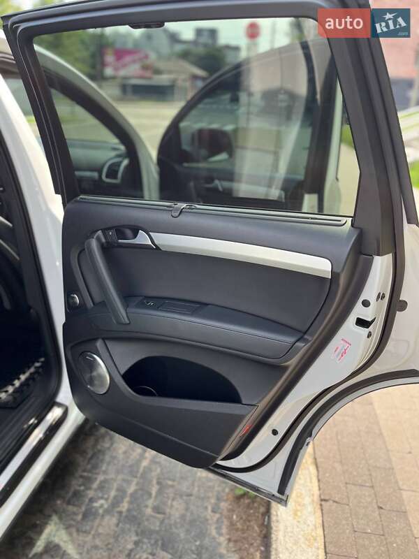 Внедорожник / Кроссовер Audi Q7 2014 в Чернигове