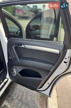 Внедорожник / Кроссовер Audi Q7 2014 в 